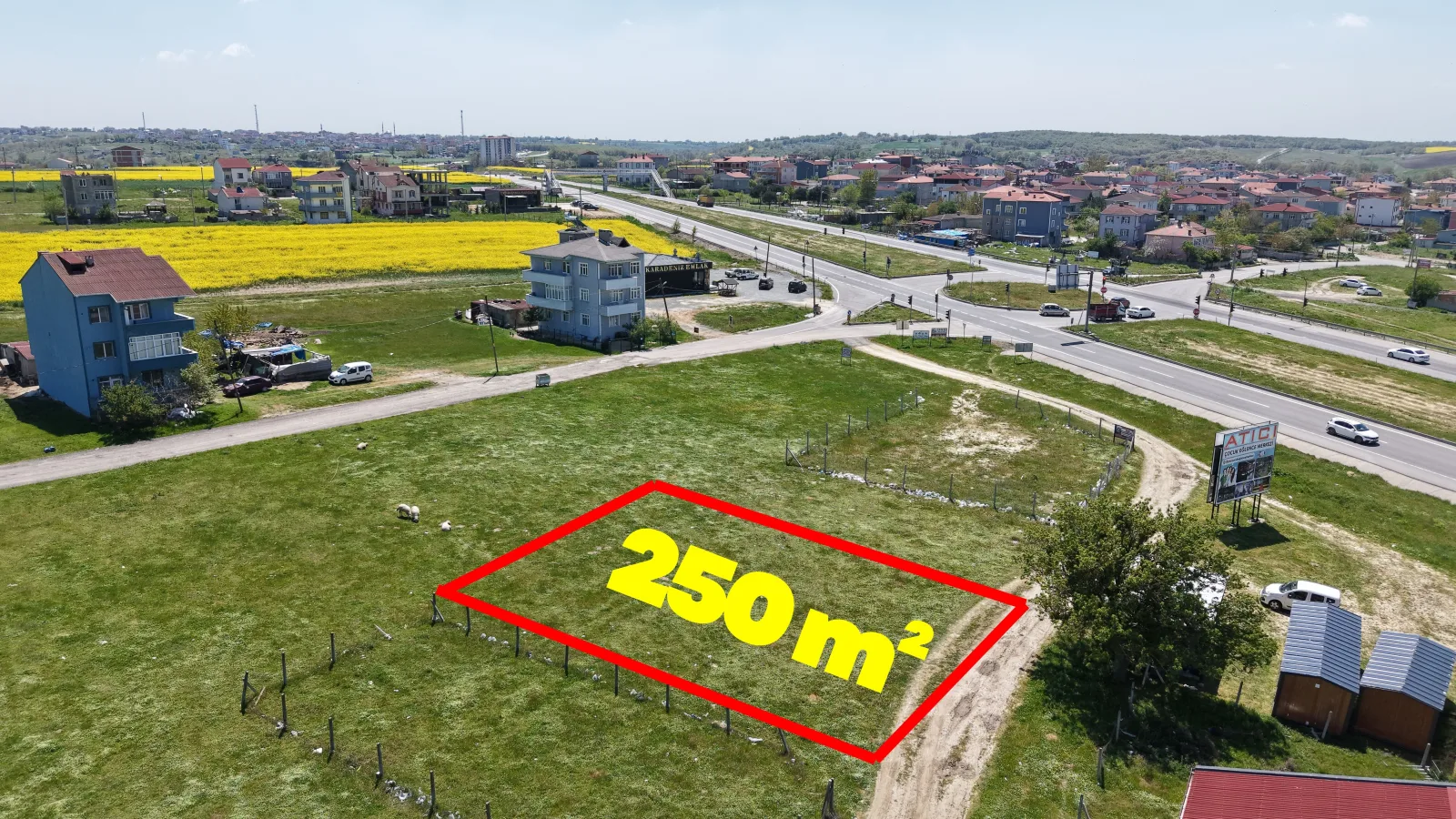 ÇEVRE YOLUNUN KENARINDA EMSALSİZ ARSA